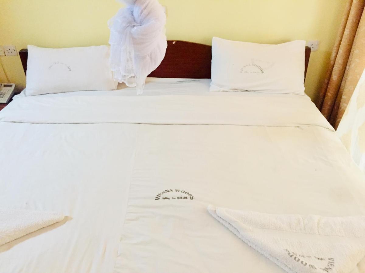 Vienna Woods Hotel นาคูรู ภายนอก รูปภาพ