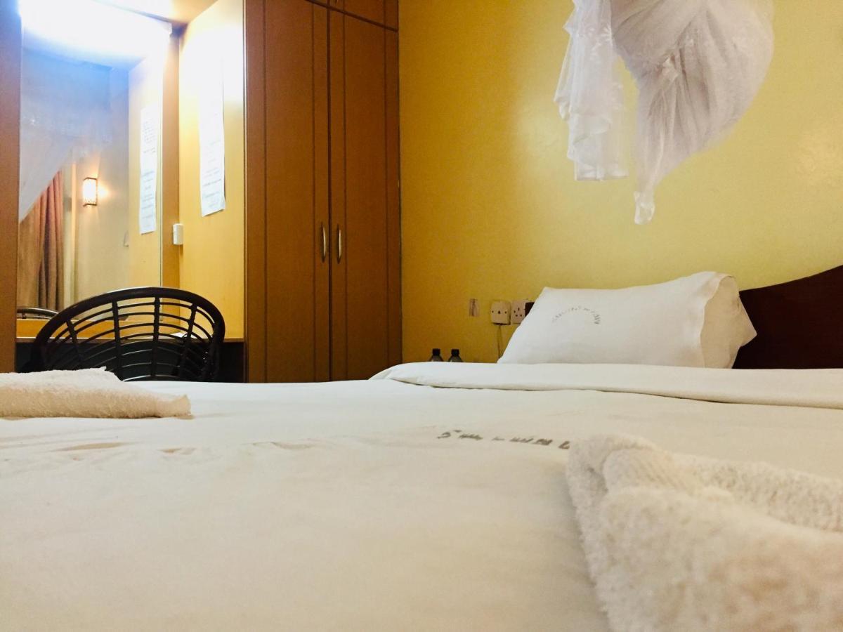 Vienna Woods Hotel นาคูรู ภายนอก รูปภาพ