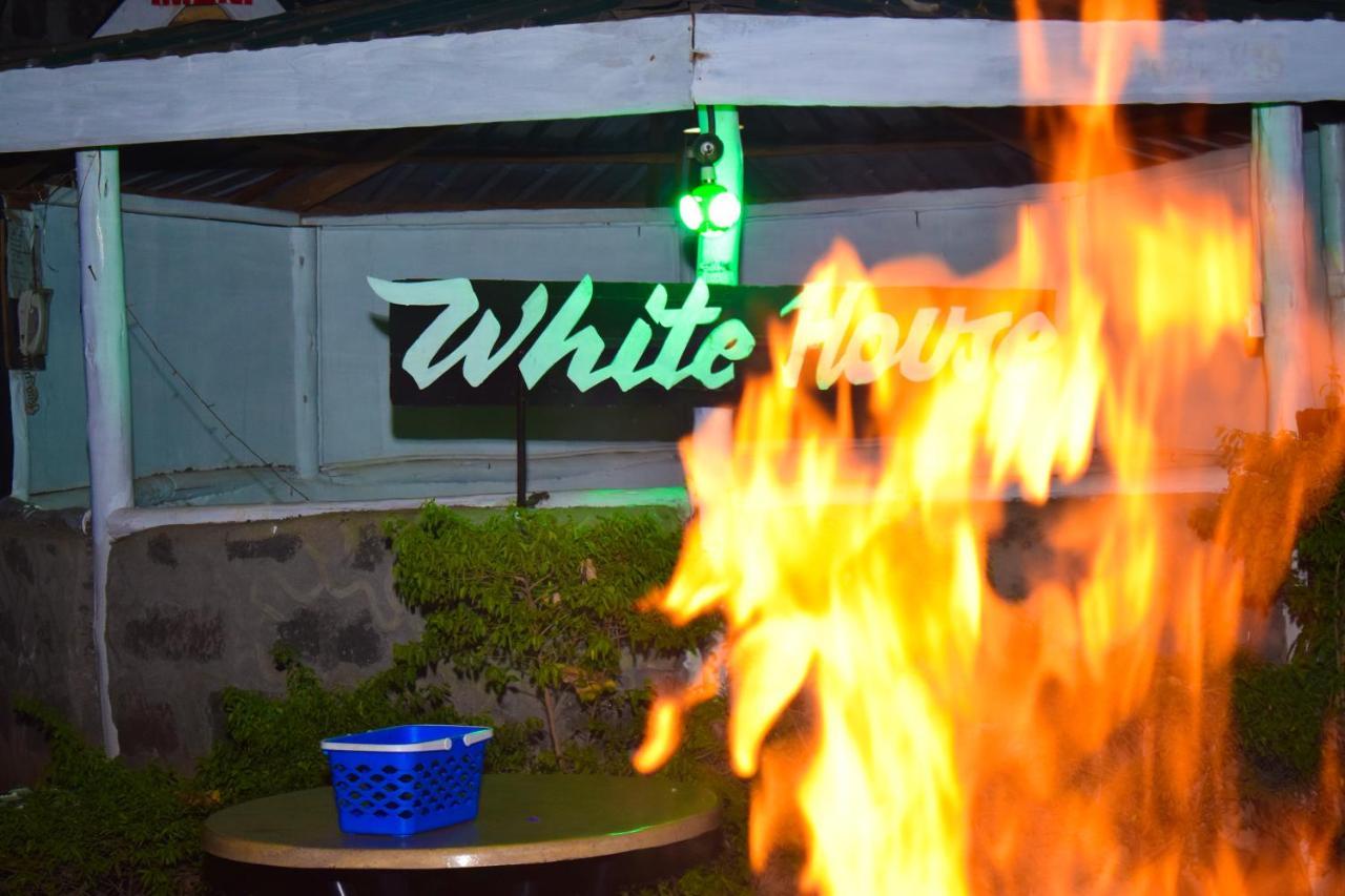 Vienna Woods Hotel นาคูรู ภายนอก รูปภาพ